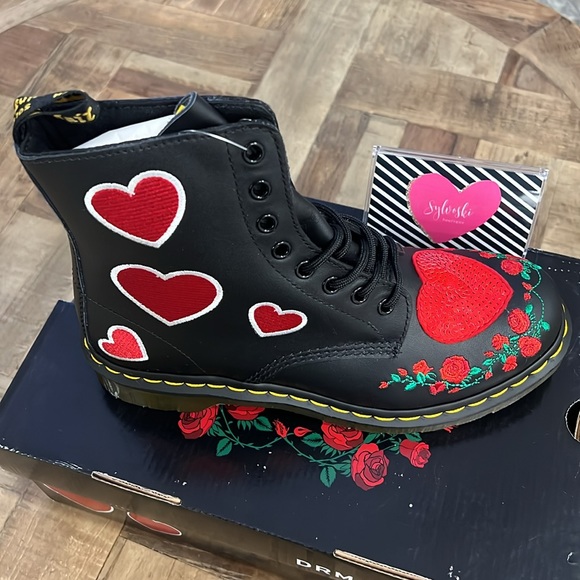 ❤️DR MARTENS PASCAL SEQUIN HEARTS 1460 HEART BOOTS - Picture 13 of 13